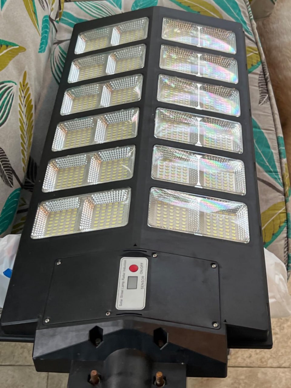 Lampara con panel solar de 1000W (Te Obsequiamos el tubo)